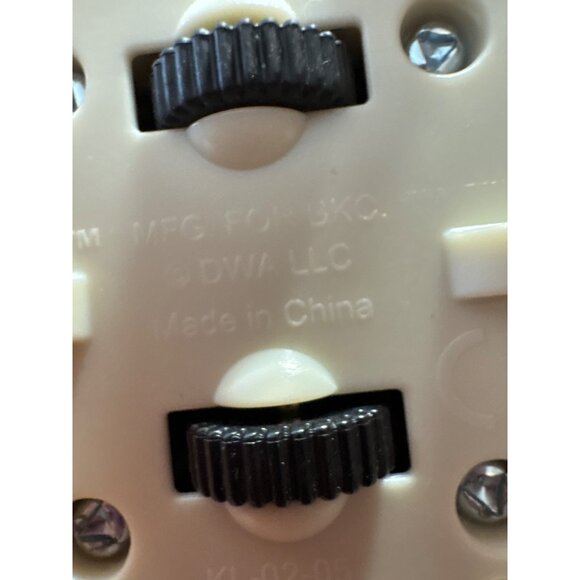 Burger King 2023 Batgirl & 2021 Trolls TrollsTopia Tiny Guy Toy Figures Set - Picture 5 of 6